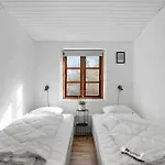 Hébergement de vacances 4 Bedroom Awesome In Rudkøbing