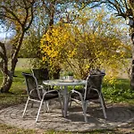 4 Bedroom Awesome In Hébergement de vacances
