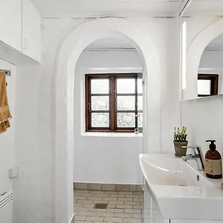 4 Bedroom Awesome In *