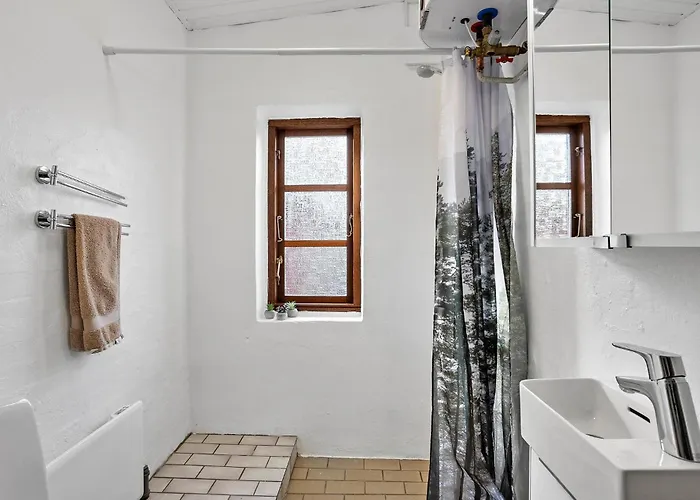 Semesterbostad 4 Bedroom Awesome In *