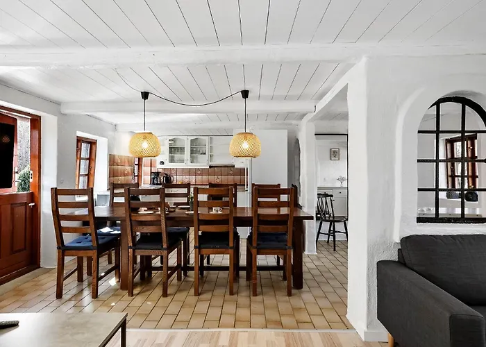 4 Bedroom Awesome In Semesterbostad *